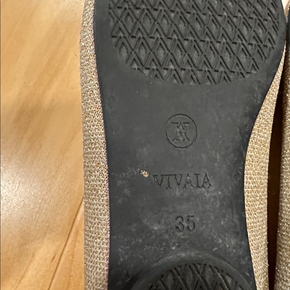 Vivaia Gold and Tan Flats - Picture 5 of 5